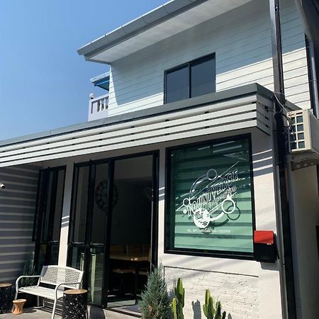 Youniverse Homestay 清邁 外观 照片