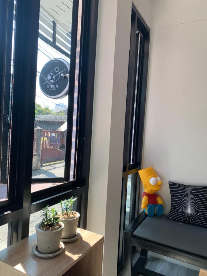 Youniverse Homestay 清邁 外观 照片
