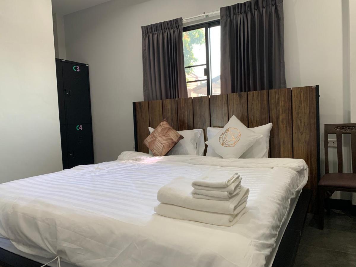 Youniverse Homestay 清邁 外观 照片