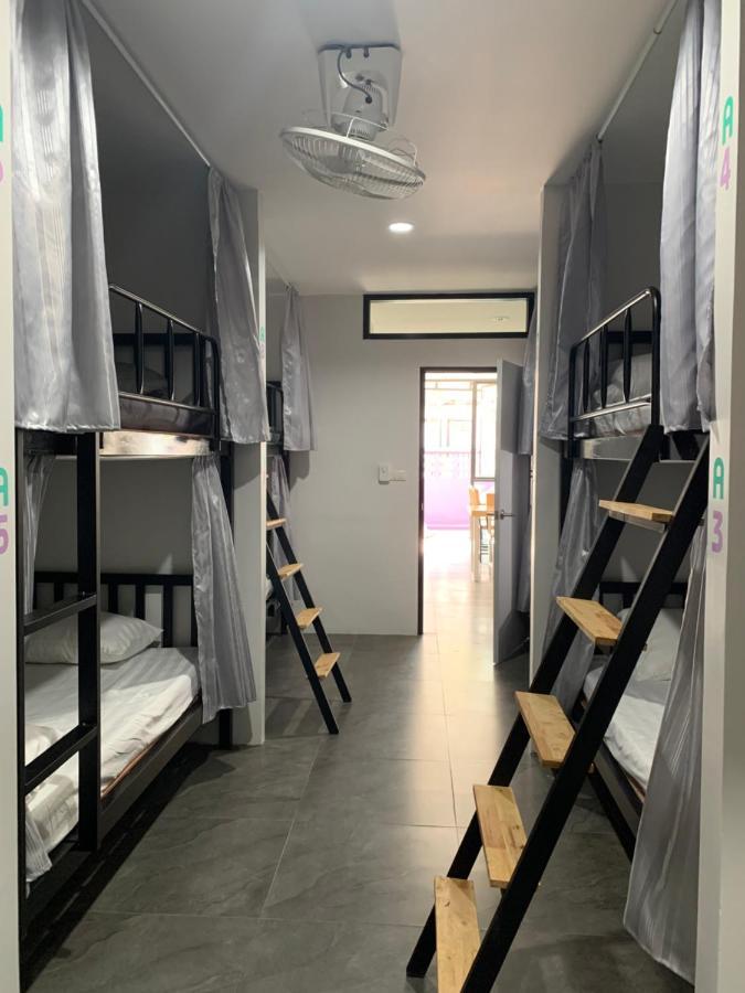 Youniverse Homestay 清邁 外观 照片