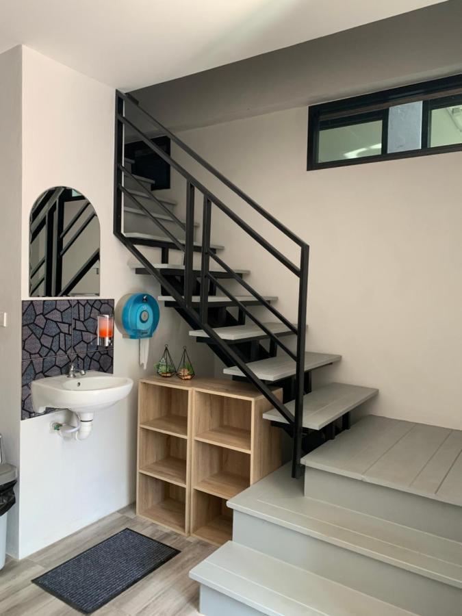 Youniverse Homestay 清邁 外观 照片