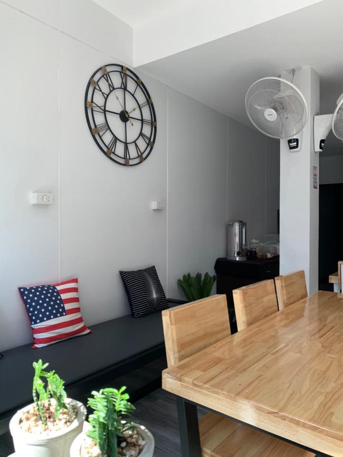 Youniverse Homestay 清邁 外观 照片